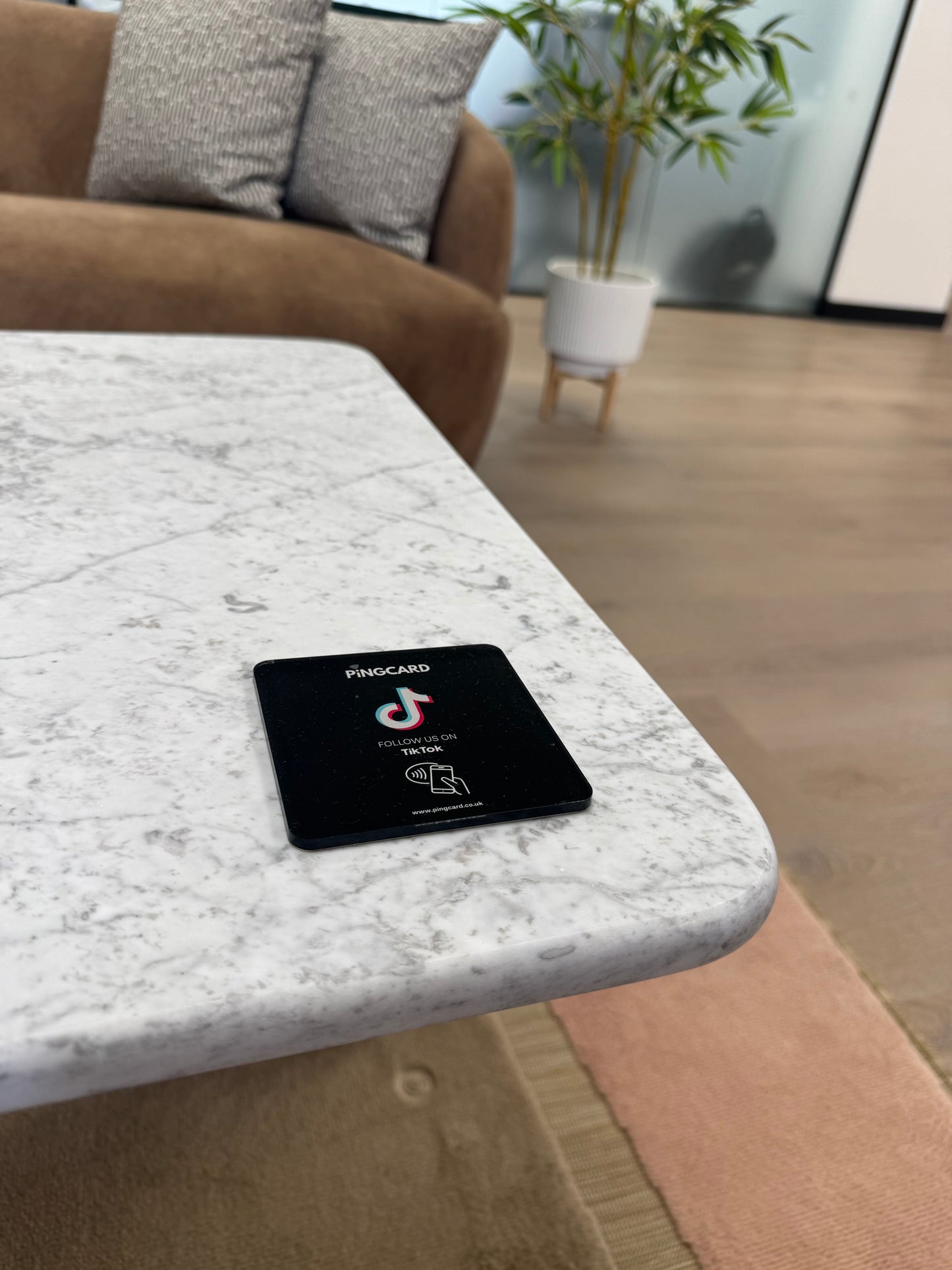 TikTok Display Plate